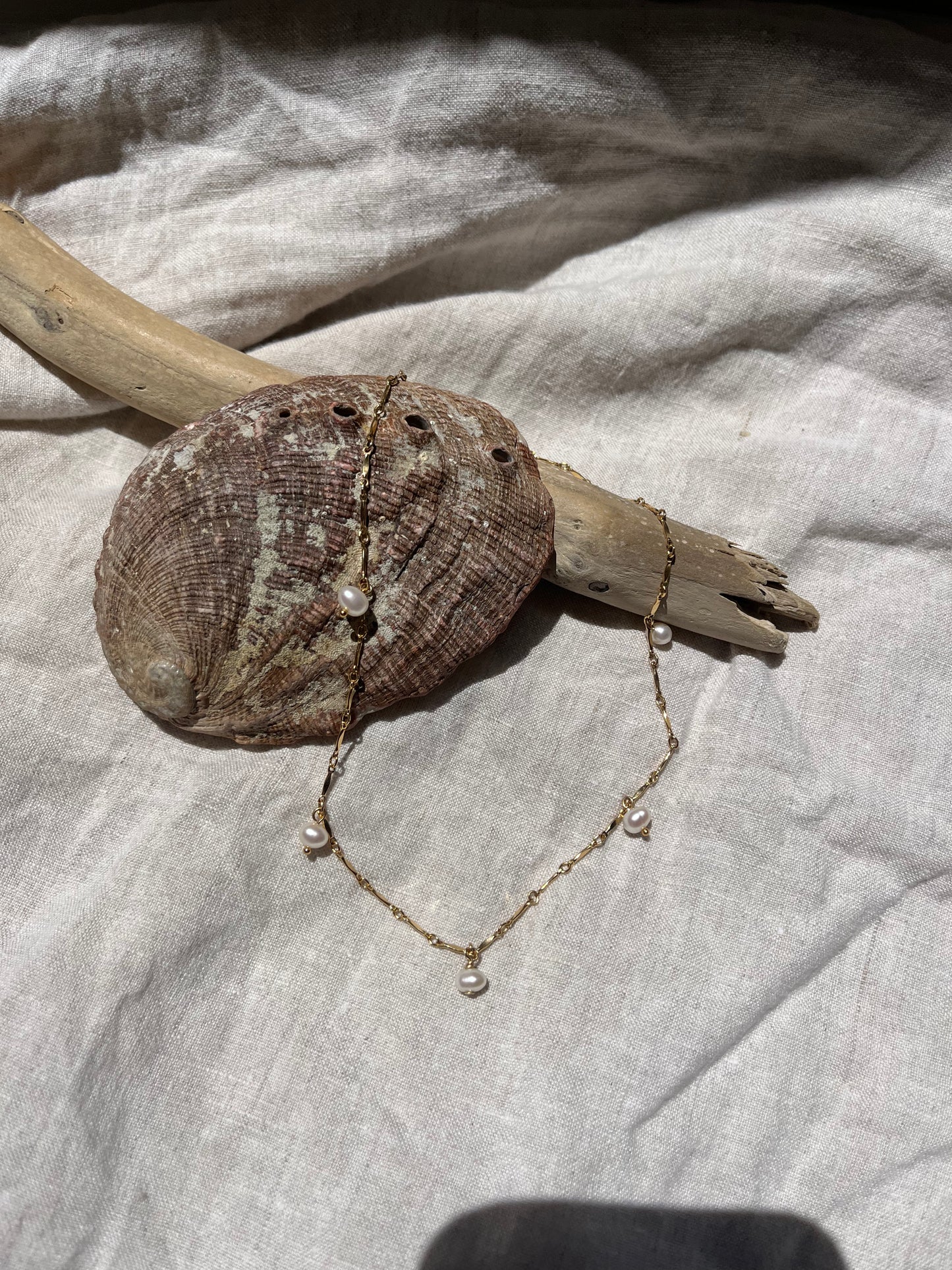 Marguerite necklace