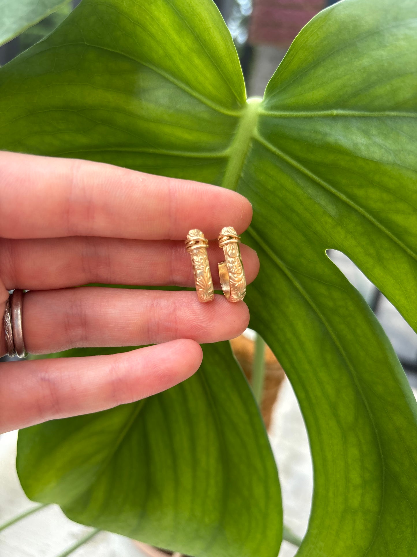 Makau floral earrings