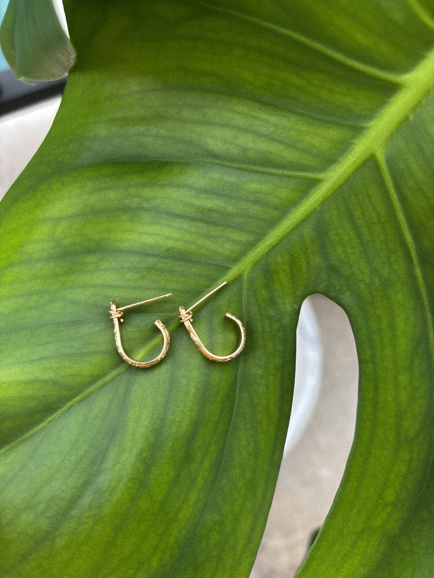 Makau floral earrings