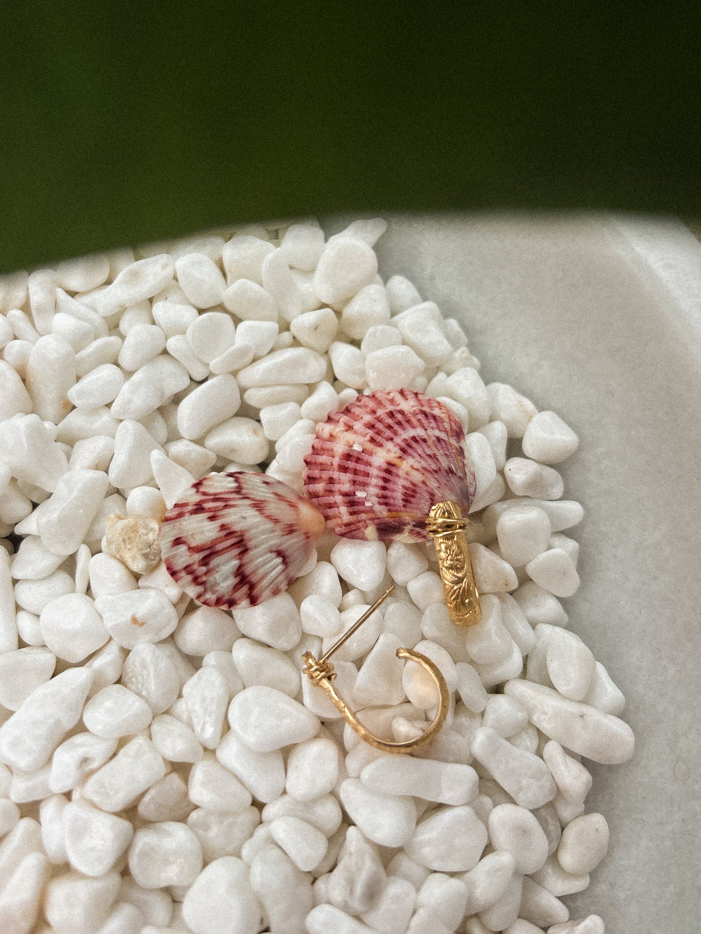 Makau floral earrings